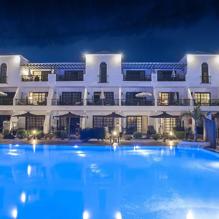 Ξενοδοχείο με διαμερίσματα Club Del Carmen 4*