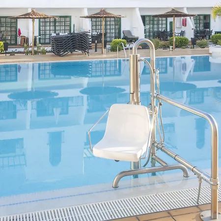 Ξενοδοχείο με διαμερίσματα Club Del Carmen 4*