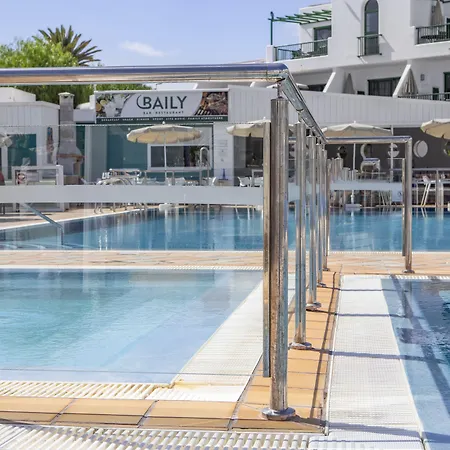 Club Del Carmen Aparthotel