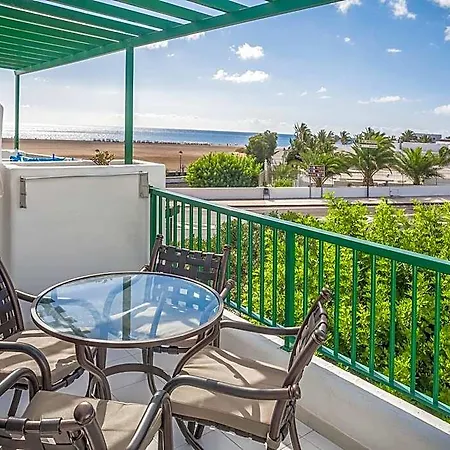 מלון דירות Club Del Carmen 4*