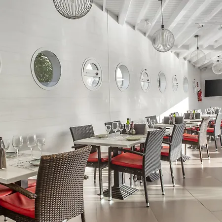 Апарт-отель Club Del Carmen 4*